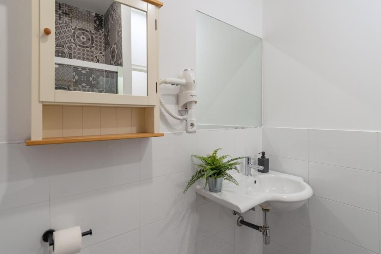 Francina Groups Teatro Real, By Monaro***** Appartement Madrid Buitenkant foto